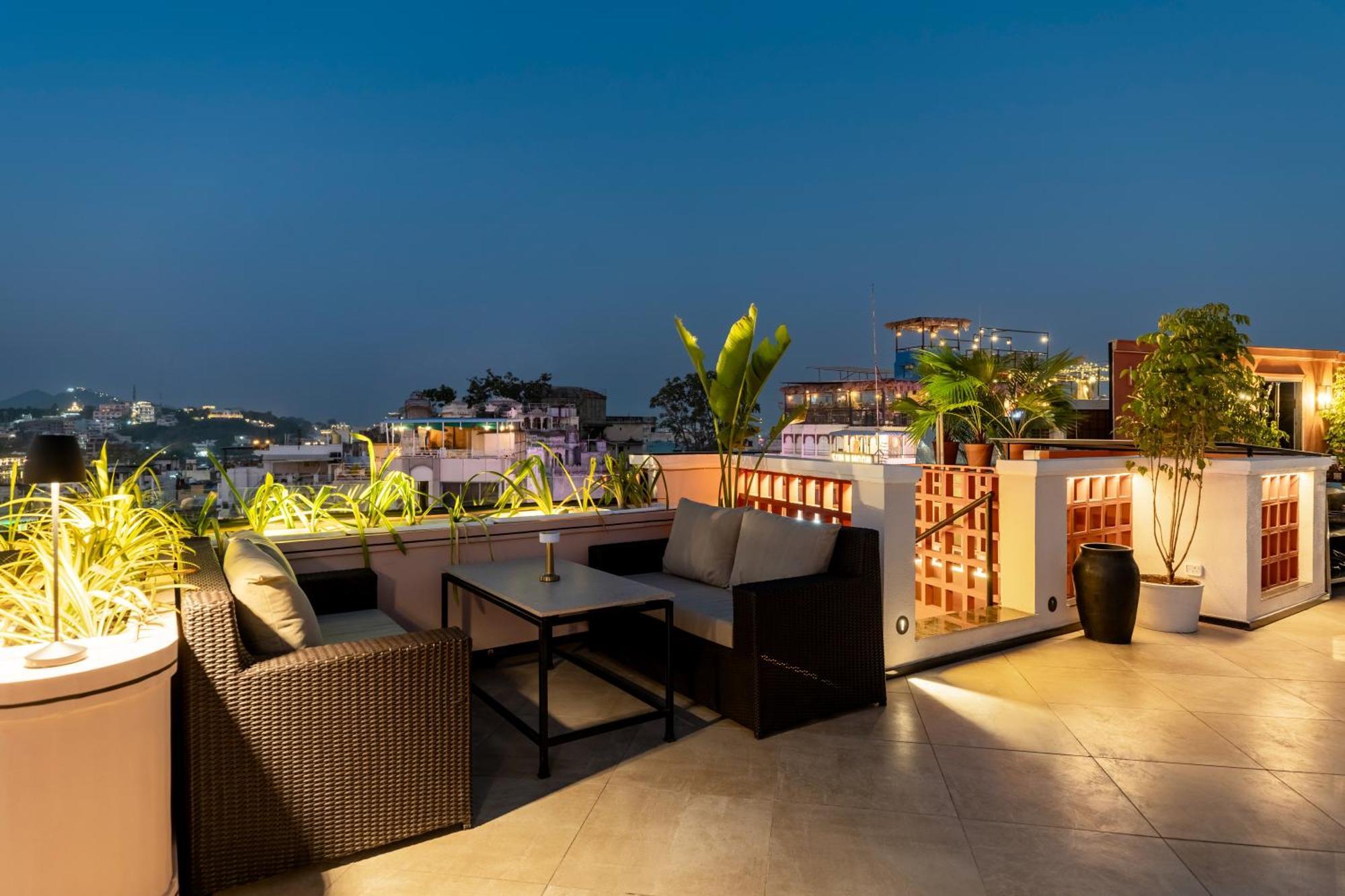 The Red Pier By Downtown Udaipur Hotel Exterior foto